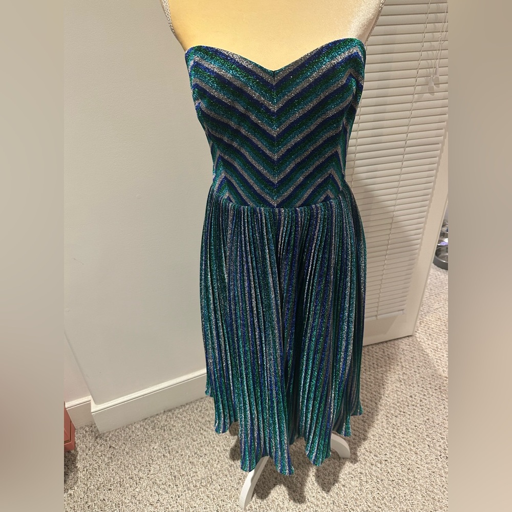 Dress the Population Rosalie Metallic
Stripe Strapless Cocktail Dress XXL